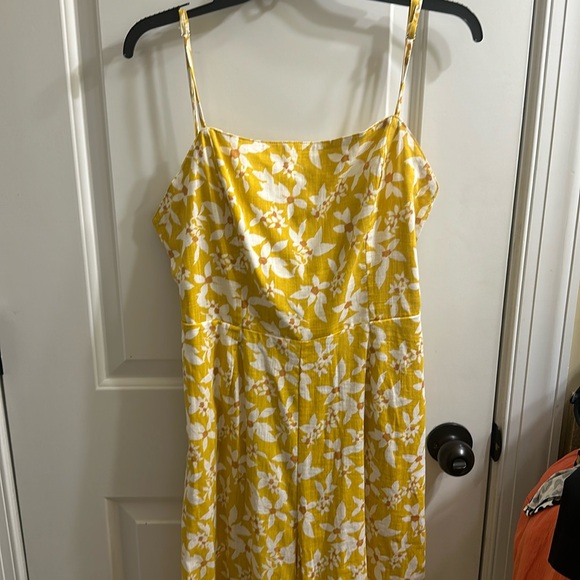 BNWT Kori Tie Back Yellow Floral Jumpsuit - Picture 1 of 6